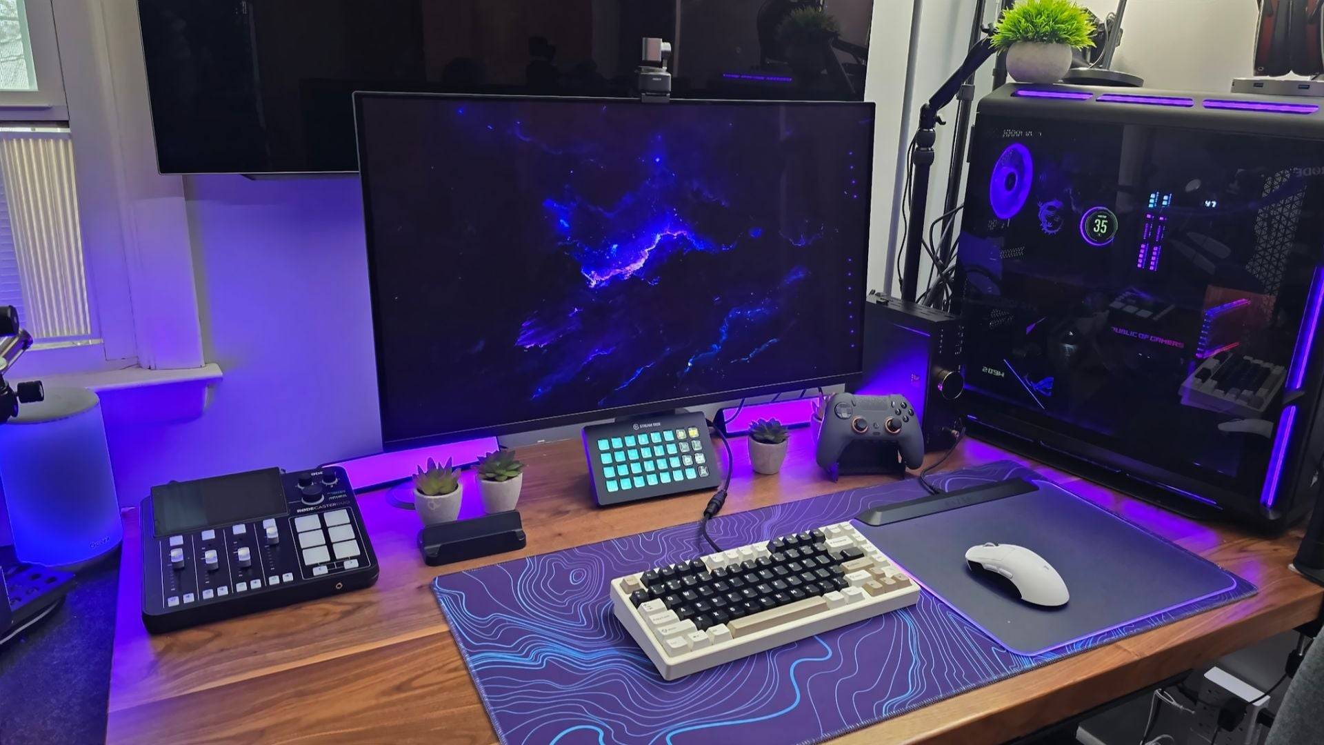 Gigabyte Aorus FO32U2 Pro Gallery