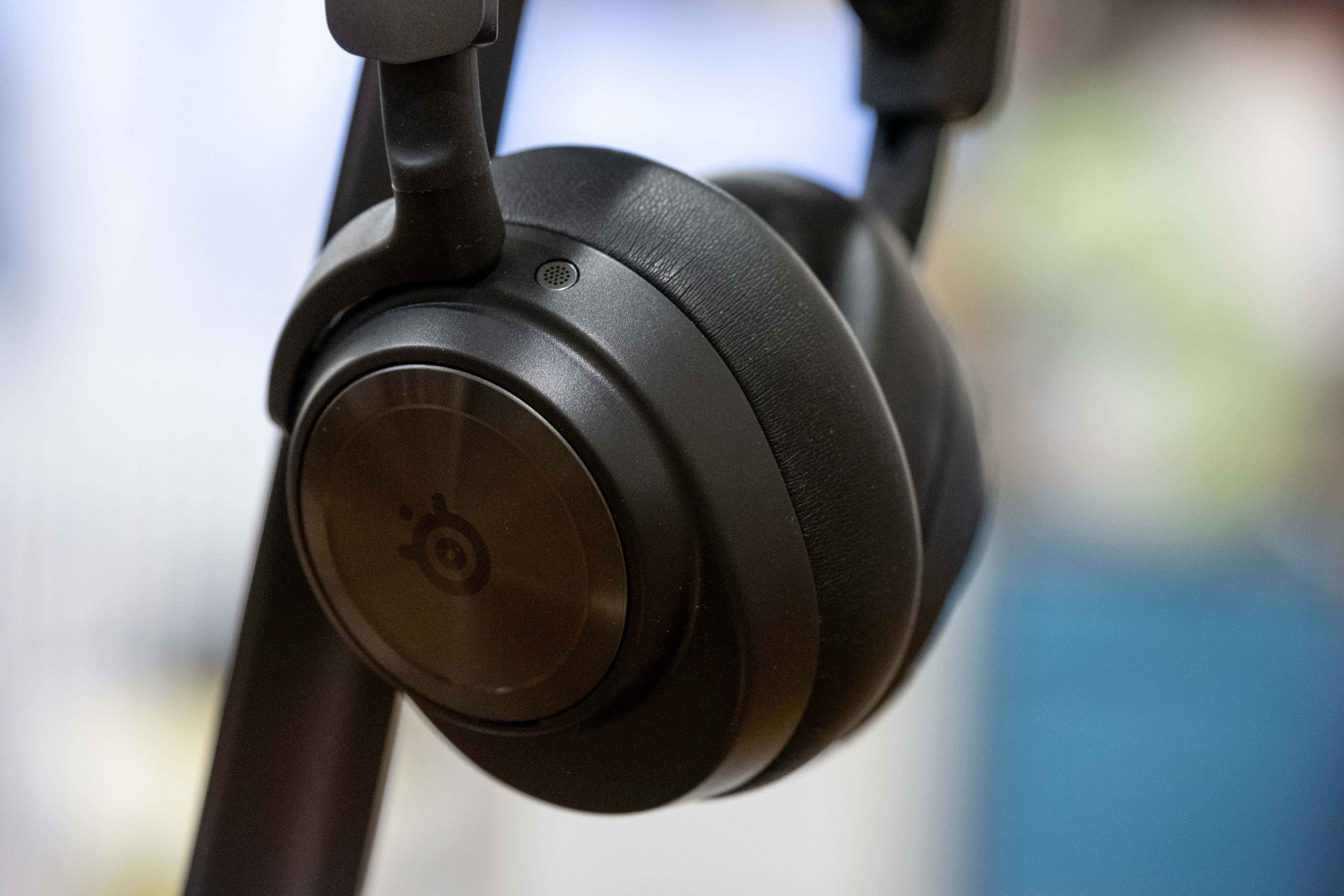 SteelSeries Arctis Nova Pro Wireless Image 5